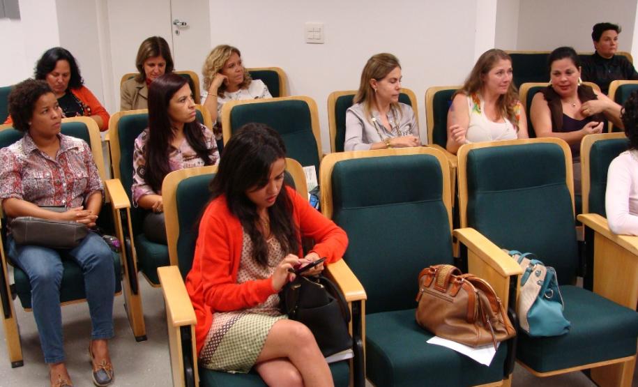 Roda de conversa discutiu violência de gênero.