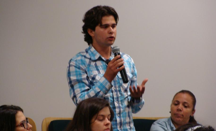 Roda de conversa discutiu violência de gênero.