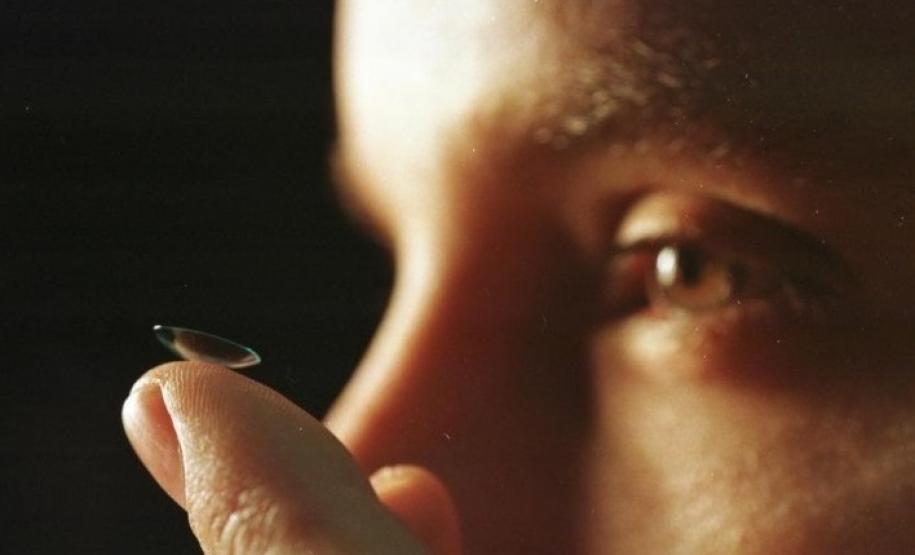 DPPR garante lentes de contato para adolescente de Cascavel.