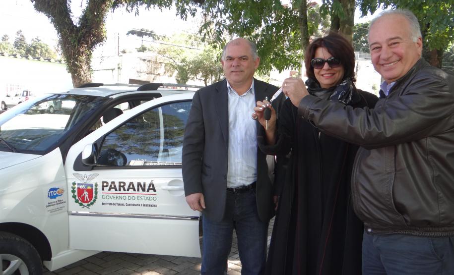 O diretor-presidente do Instituto de Terras, Cartografia e Geociências (ITCG), Amilcar Cabral, a defensora pública-geral do Estado, Josiane Lupion, e o Secretário de Estado do Meio Ambiente e Recursos Hídricos, Luiz Eduardo Cheida.