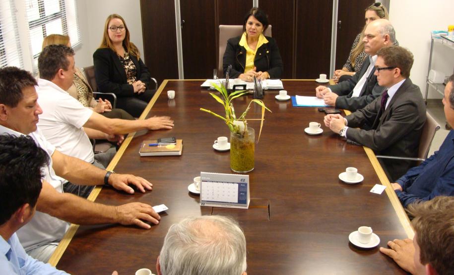 Vereadores do município de Iretama estiveram na sede da Defensoria Pública em Curitiba, juntamente com representantes do ITCG para conversar sobre a Regularização Fundiária.