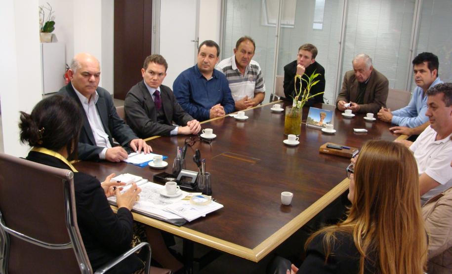 Vereadores do município de Iretama estiveram na sede da Defensoria Pública em Curitiba, juntamente com representantes do ITCG para conversar sobre a Regularização Fundiária.
