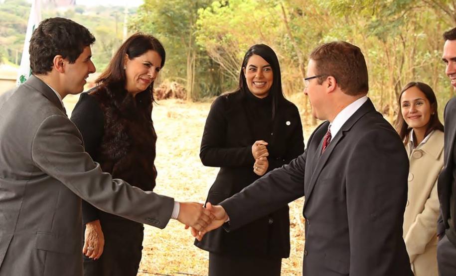 Esteve presente representando a Itaipu Binacional o gerente de patrimônio imobiliário da empresa, Daniel Zancanaro.