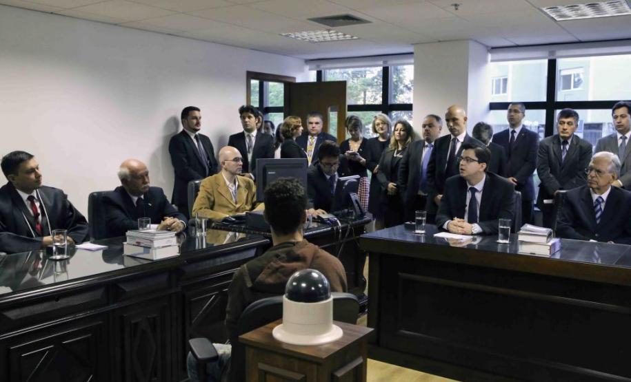 Primeira audiência contou com a participação do defensor público Maurício Faria Júnior.