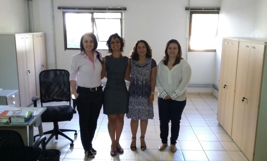 Comissão eleitoral e defensores de Umuarama.