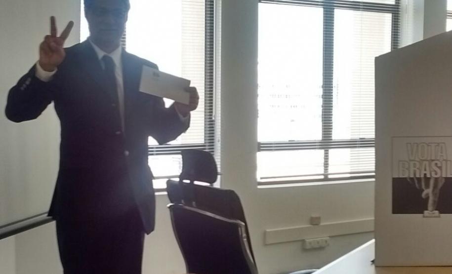 Sérgio Parigot de Souza votou em Curitiba.
