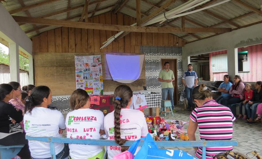 Encontro com as pescadoras em Tibicanga.