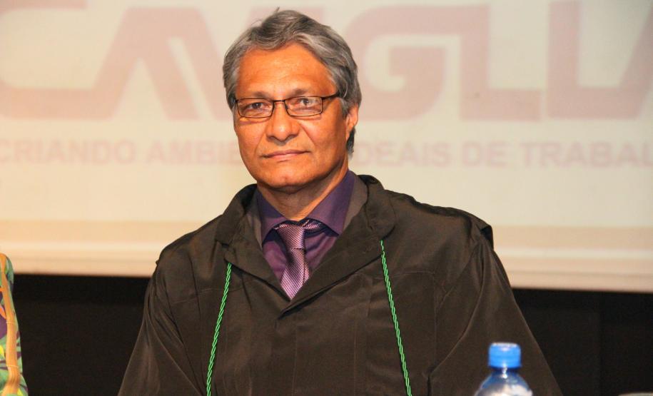 Sérgio Parigot de Souza se graduou na Faculdade de Direito de Curitiba em 1982 e atua pela Defensoria Pública desde 1984. O defensor foi eleito para o cargo em agosto, contando com os votos de 67 defensores. O mandato de defensor-geral é de dois anos.