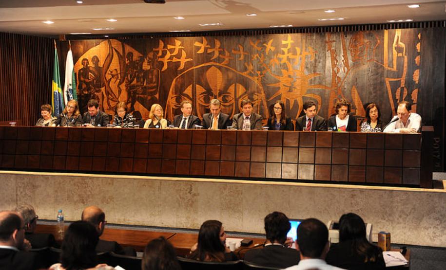 1. Audiência pública debate desafios para as políticas públicas para jovens e adolescentes