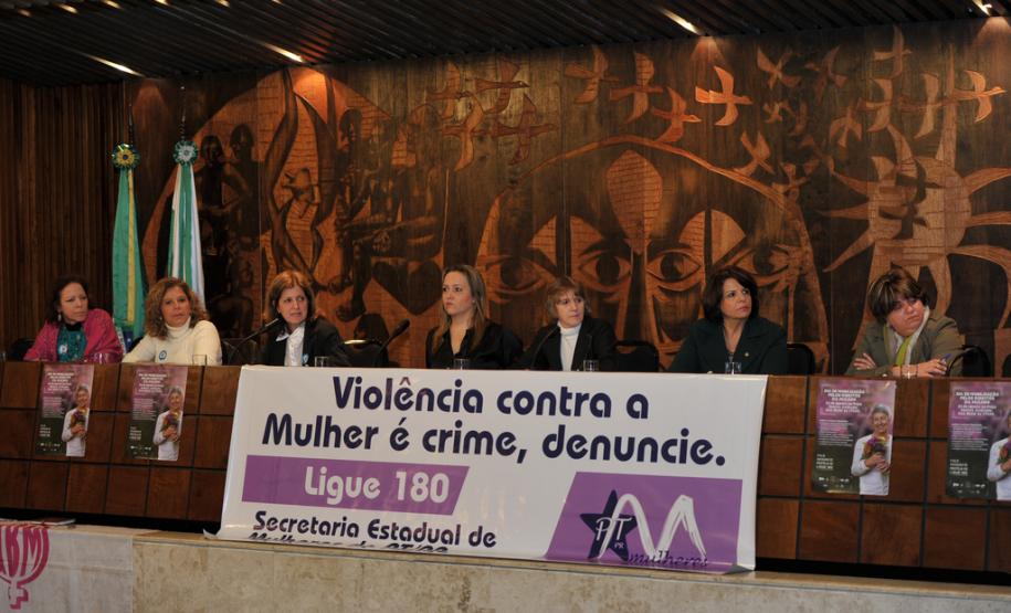 DPPR participa de seminário sobre os 7 anos da Lei Maria da Penha.