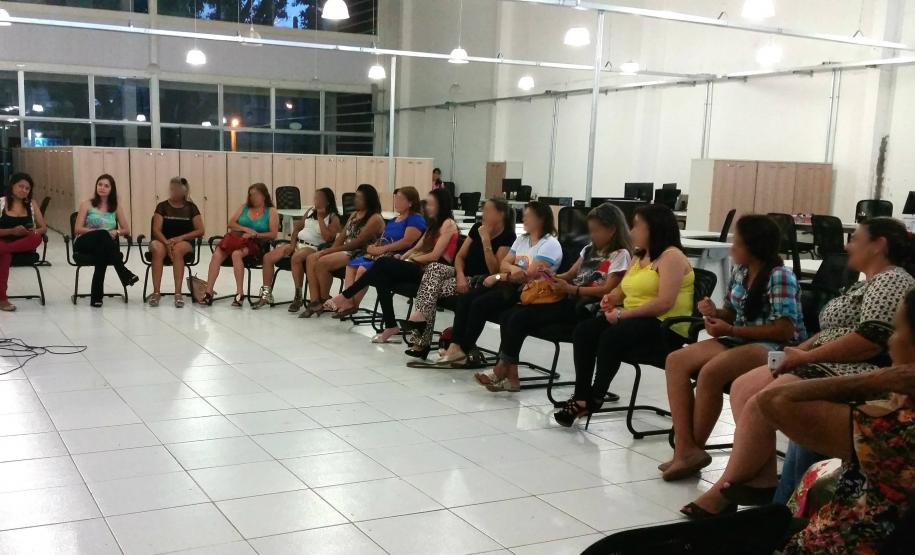 O Grupo de Mulheres em Situação de Violência Doméstica se reúne quinzenalmente na sede da Defensoria Pública do Paraná em Cianorte, no Noroeste do estado.