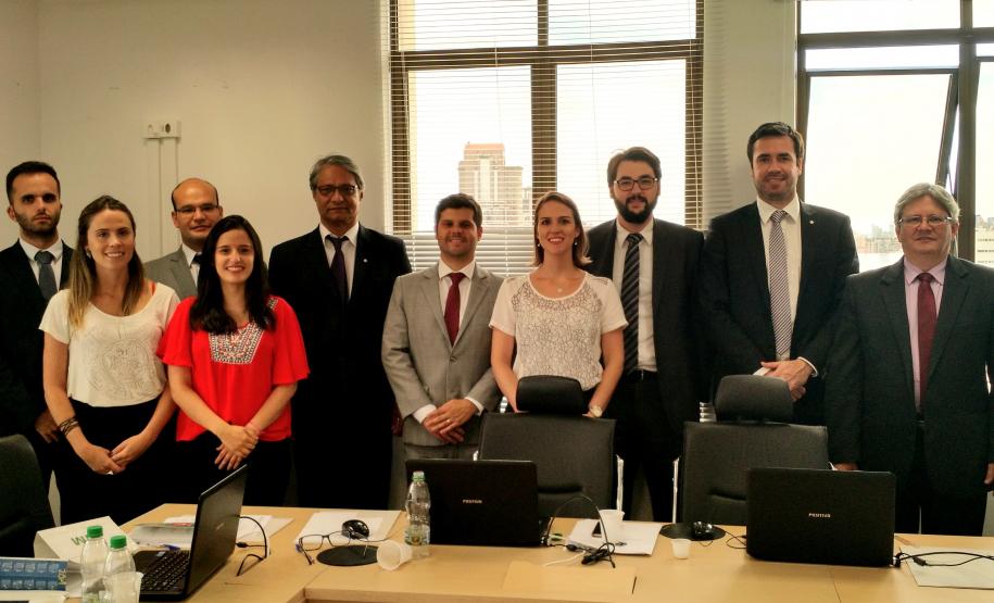 Integrantes do Conselho Superior da Defensoria Pública do Paraná, que se reuniram nesta quinta-feira (14) em Curitiba.