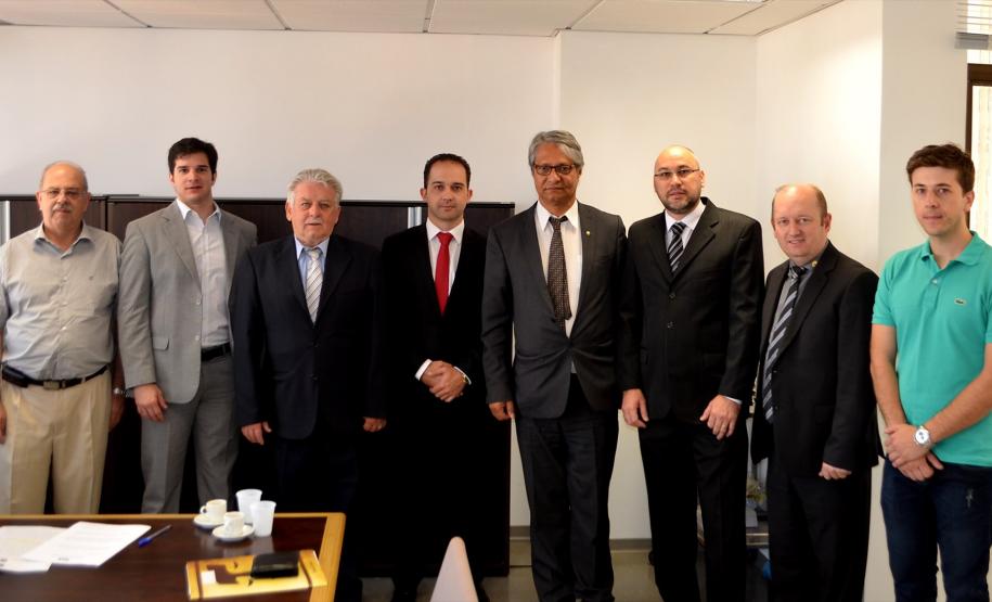 A comitiva veio pedir a instalação da Defensoria Pública em Palmas, no Sul do estado.