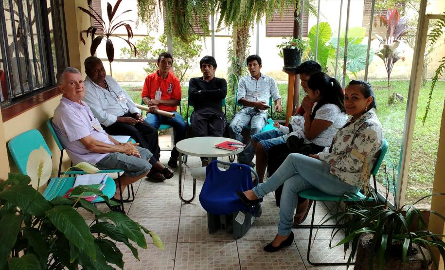 Participantes do curso com comunidades tradicionais reúnem-se em Curitiba para conhecer melhor seus próprios direitos.