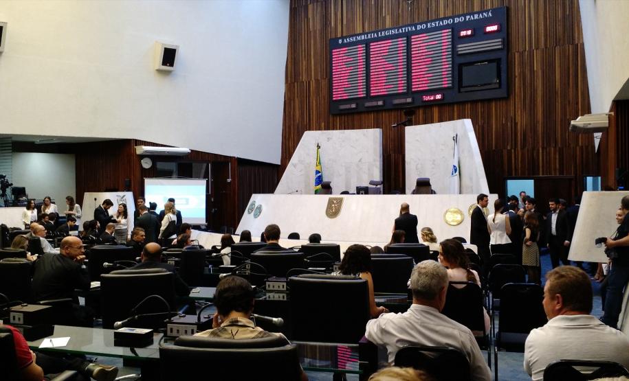 Encerramento oficial do curso de formação aconteceu no Plenário da Assembleia Legislativa do Estado.
