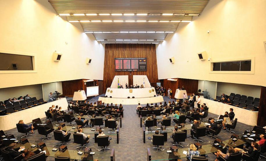 Os 36 novos defensores públicos vão reforçar o atendimento da Defensoria Pública em 25 comarcas do Paraná.