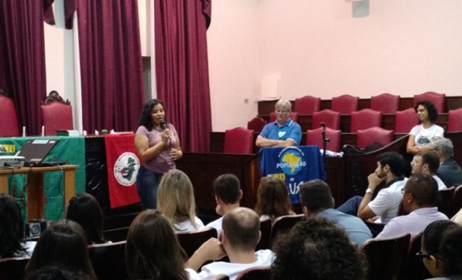 O MST também mandou representante.