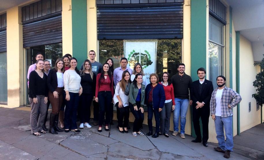 Maringá Equipe de defensores e servidores da DPPR em Maringá: atendimento ao público ganhou reforço.