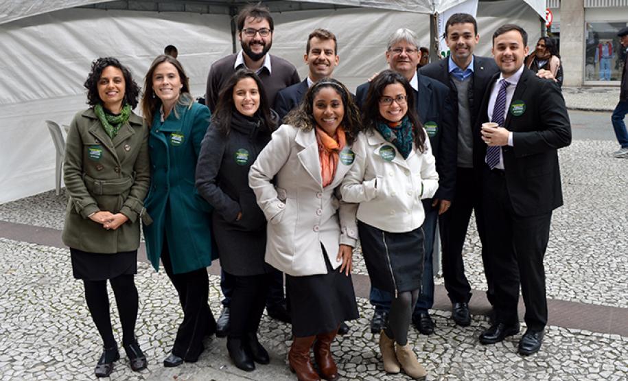 Parte do grupo de defensores públicos que participou do mutirão na Boca Maldita.