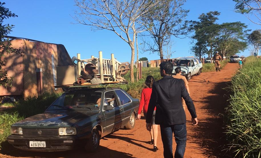 Os defensores públicos acompanharam a retiradas dos moradores da Fazenda Santa Maria.