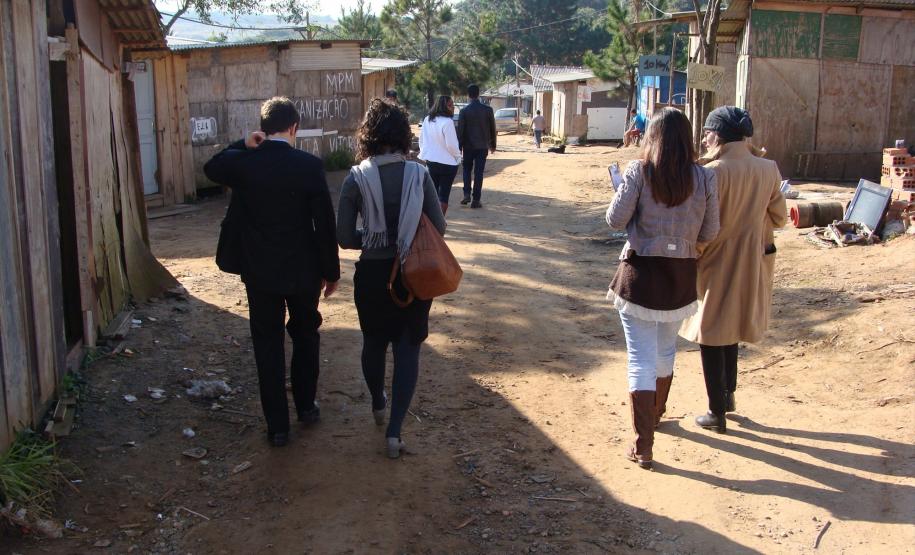 A equipe da DPPR conversou com os moradores da ocupação e realizou cerca de 25 atendimentos de orientação jurídica nas áreas de Família, Cível, Execução Penal e Criminal.