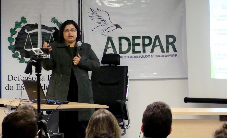 Vanessa Alves Vieira, coordenadora do Núcleo de Combate à Discriminação, Racismo e Preconceito da Defensoria Pública de São Paulo, falou sobre a “Tutela dos direitos LGBTI pela Defensoria Pública”.