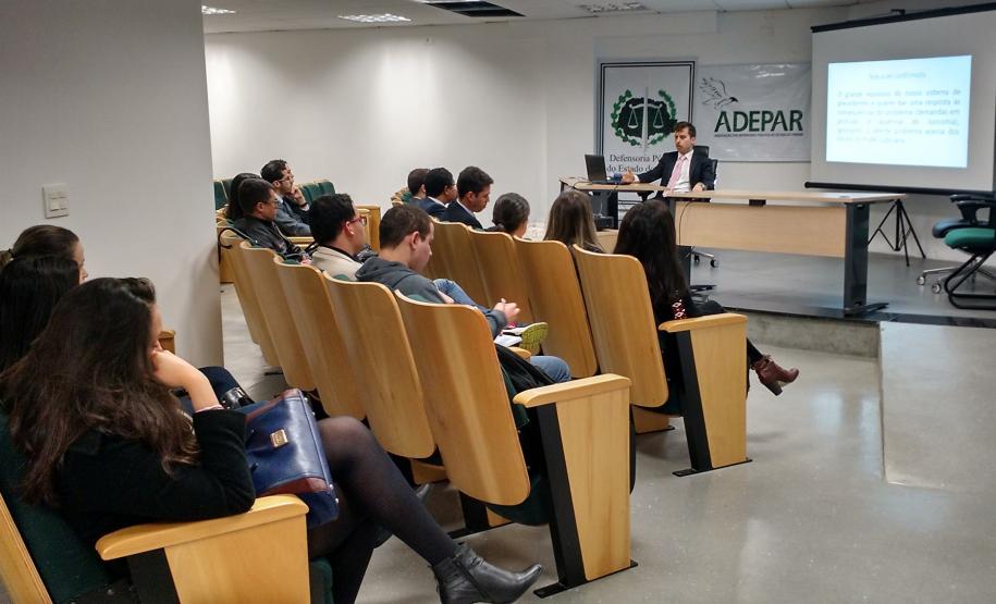 O defensor público Bruno Passadore abordou o tema "Crítica ao sistema brasileiro de precedentes”.