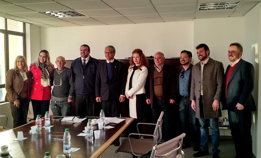 Reunião ITCG - Ponta Grossa Representantes da cidade de Ponta Grossa foram recebidos no Gabinete da Defensoria Pública do Paraná: município quer ajuda para regularizar a situação de imóveis.