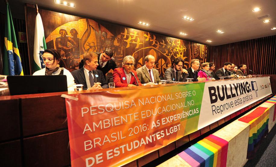 Diversas autoridades, entre políticos e representantes de instituições governamentais e não governamentais, compareceram ao evento na Alep