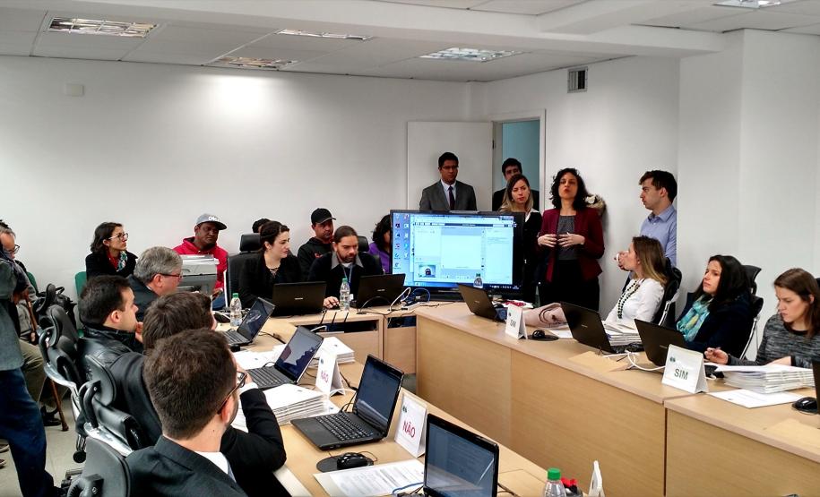 Durante a reunião do Conselho para a eleição dos coordenadores, diversos representantes de movimentos sociais do Paraná compareceram ao evento.