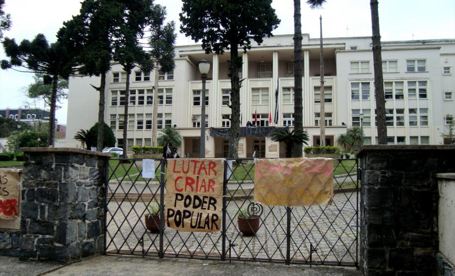 Colégio Estadual do Paraná, em Curitiba, que foi ocupado por estudantes.