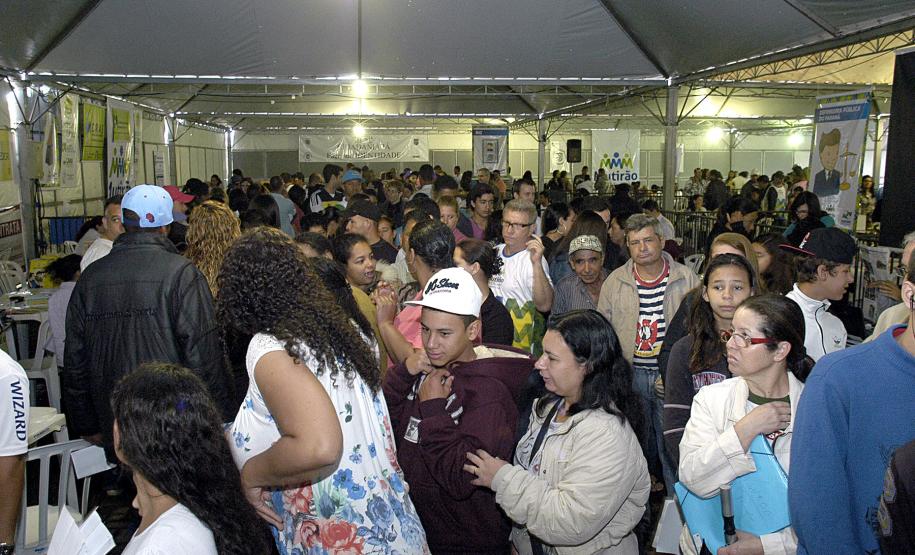 A chuva não afastou o público do "Mutirão da Cidadania". No domingo o movimento também foi intenso.