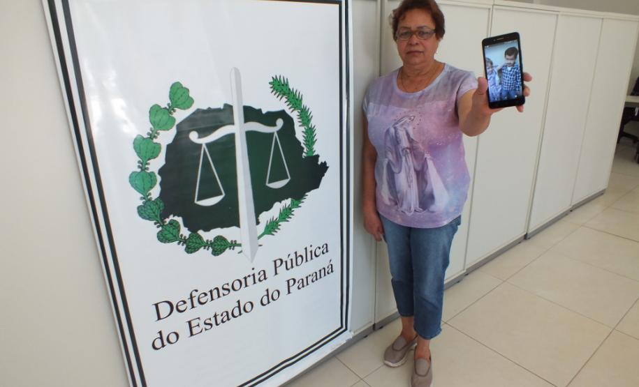 A dona de casa Maria Lúcia Meira, por exemplo, buscou a Defensoria em Cascavel para regularizar a guarda do neto, de 4 anos.