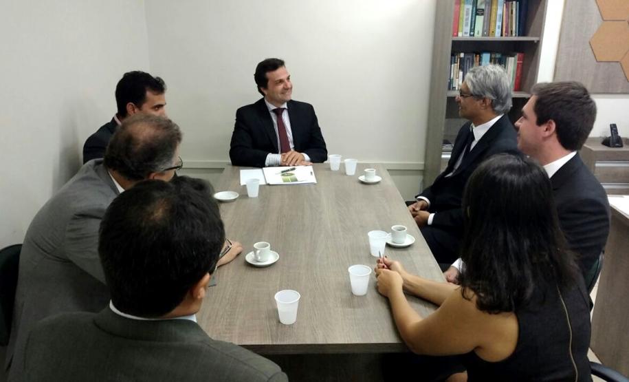 O termo de cooperação foi assinado pelo DPG de Alagoas, Ricardo Melro (no centro da foto) e pelo DPG do Paraná, Sérgio Parigot de Souza (o primeiro à direita na imagem).