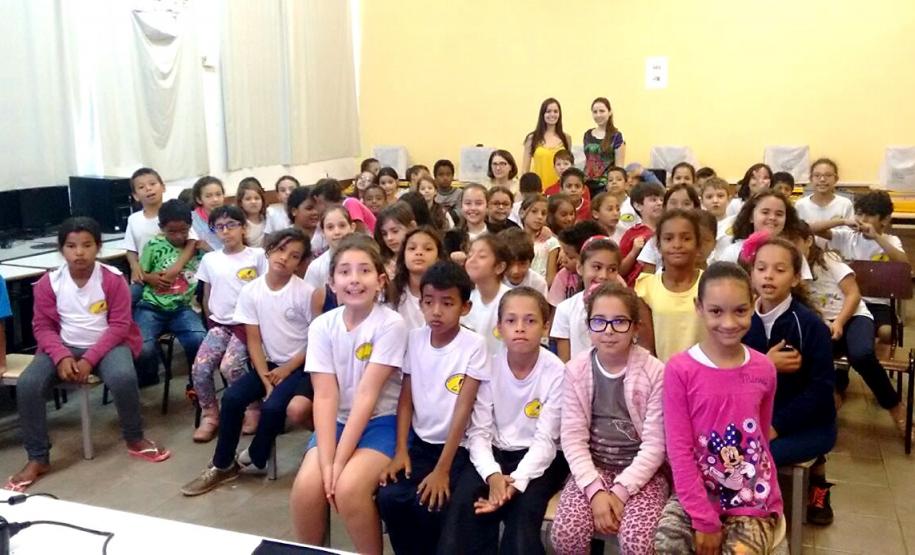Aula de cidadania: crianças da Escola Municipal Lidia Usuy Ohi participantes do projeto da Defensoria que leva educação em direitos aos estudantes do ensino fundamental.