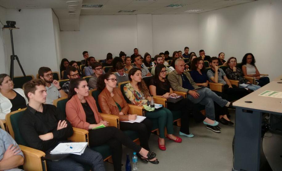Participantes do debate na sede da Defensoria Pública do Paraná concluíram que o modelo prisional do país precisa ser revisto desde a base.