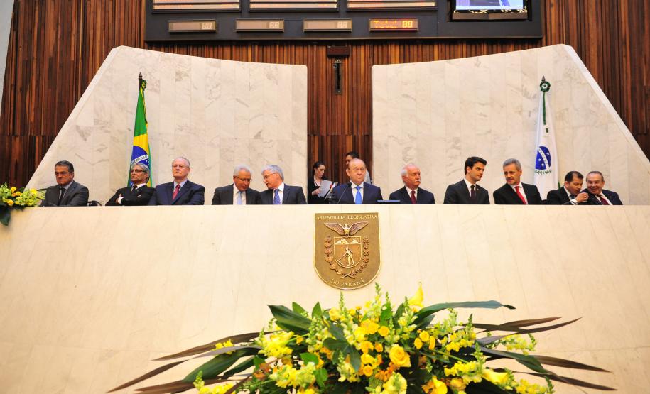 A nova Mesa Executiva da Assembleia Legislativa do Paraná (Alep) para o biênio 2017-2018 foi empossada nesta quarta-feira (1º).