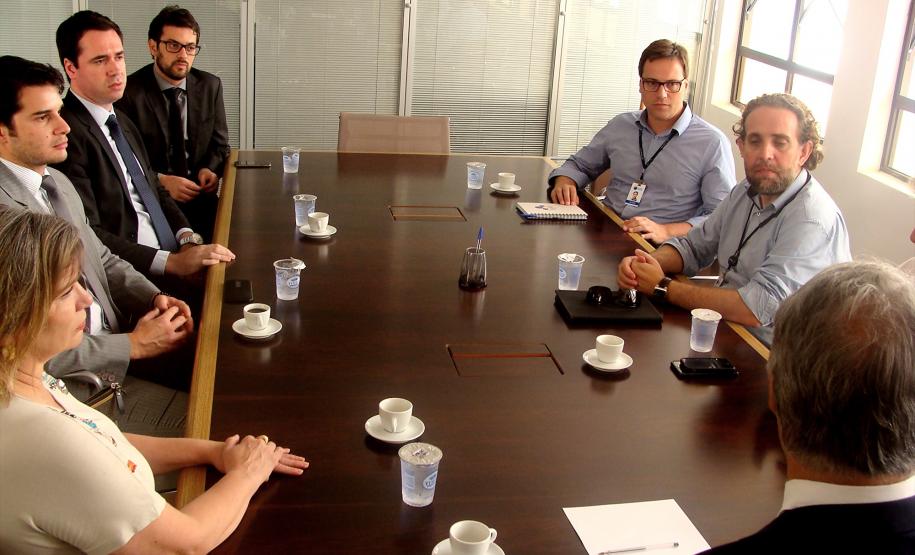 O grupo estuda a viabilidade da implantação de um sistema de tecnologia, informação e comunicação que integre todas as unidades da DPPR, incluindo o fluxo administrativo e os órgãos de execução, facilitando o fluxo de documentos que circulam na instituição.