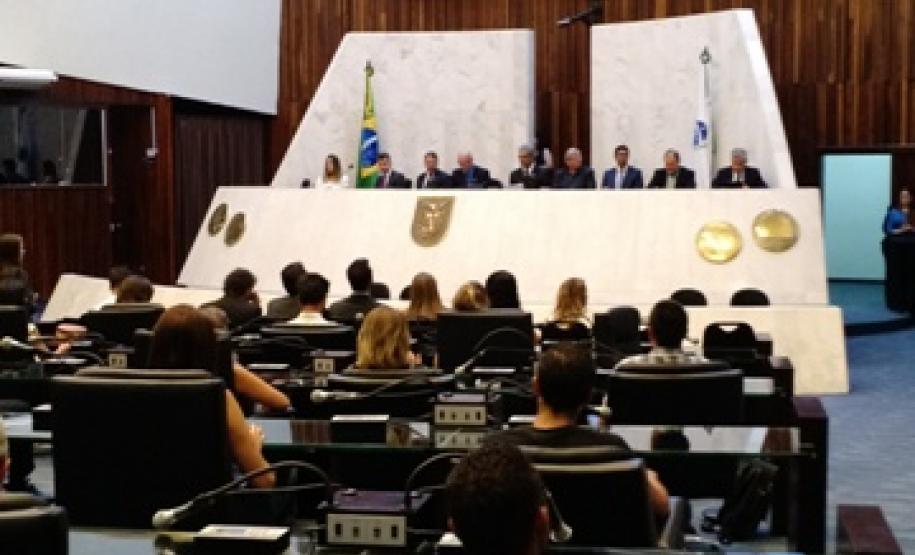 O NUFURB vai tratar de questões relacionadas à moradia, onde há um déficit de acesso enorme nessa área, e no apoio às comunidades que lutam pela regularização fundiária. Já o NUCIDH pretende dar voz às minorias, como pescadores, moradores de rua, população LGBT, estudantes da rede pública de ensino, entre outros.