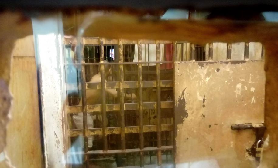 Imagens feitas dentro das instalações da Cadeia Pública de Arapongas.