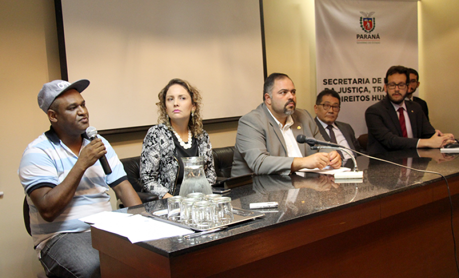 A solenidade de posse contou com a presença de diversos representantes de instituições governamentais e da sociedade civil.