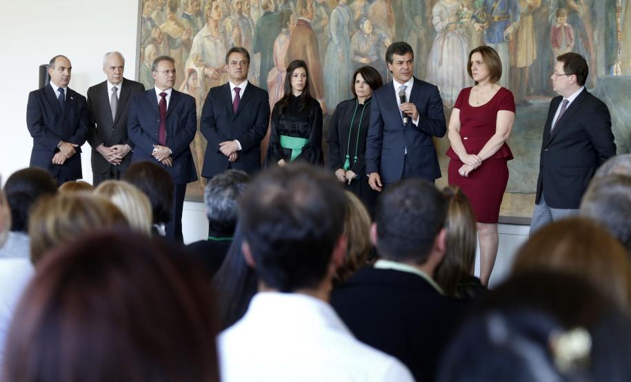 Defensora Pública-Geral do Paraná dá posse aos novos defensores.