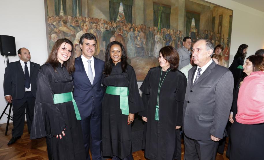 Defensora Pública-Geral do Paraná dá posse aos novos defensores.