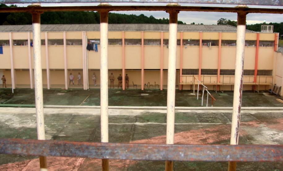 A penitenciária feminina, em Piraquara, foi palco de uma rebelião na semana passada, quando uma agente penitenciária foi feita refém.