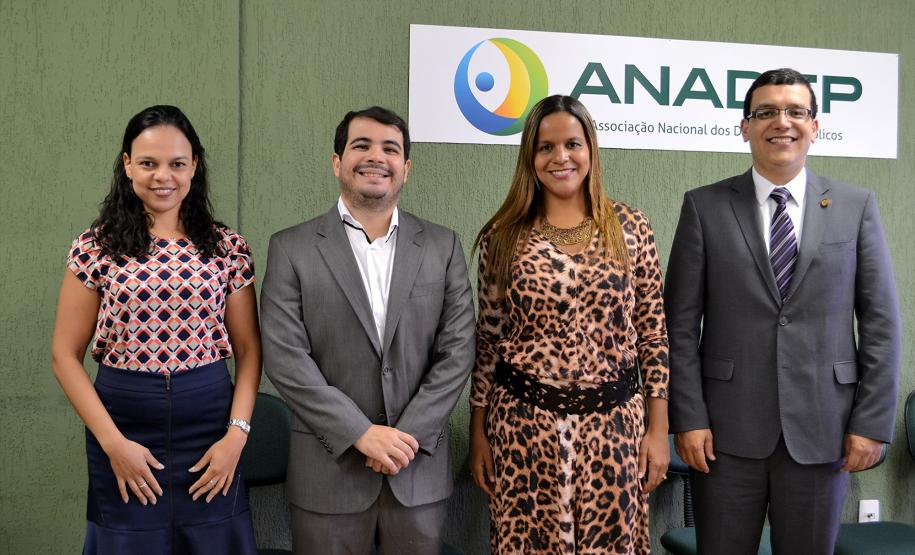 Os defensores públicos Luiza Lins Veloso (SP), Benito Pereira (MA), Olenka Martins Rocha (PR) e Juliano Viali (RS) participaram do encontro da Comissão Especial de Mobilidade Urbana, Moradia e Questões Fundiárias da ANADEP, que ocorreu em Brasília.