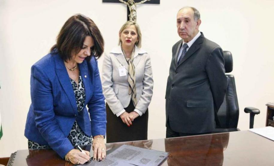 TJPR assina convênio com Defensoria Pública e UniBrasil.