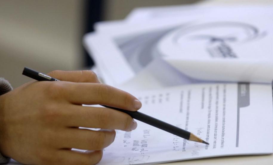 Presa que já tinha ensino médio consegue remição de pena por aprovação no Enem.