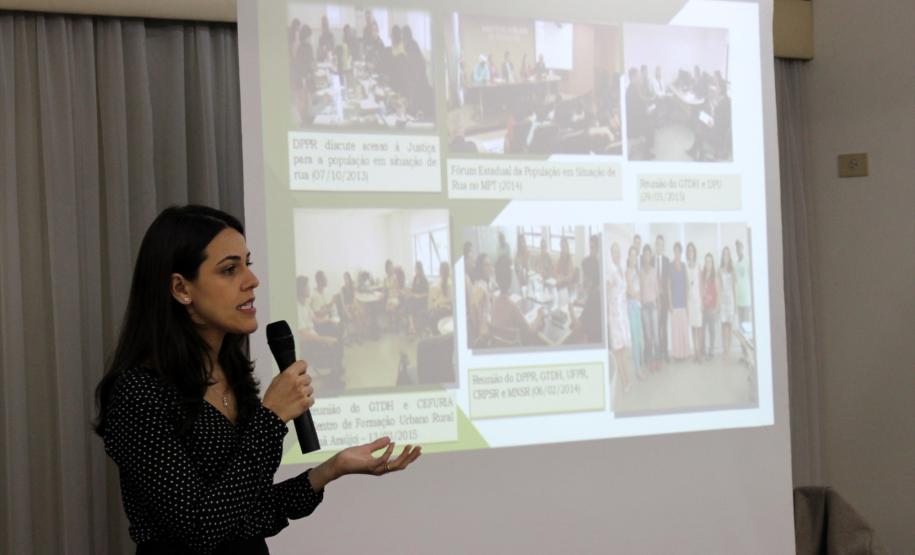 Os defensores públicos Camille Vieira da Costa, Bruno Passadore e Mariana Martins Nunes (foto) falaram ao Conselho sobre a atuação em rede para a defesa dos direitos da população em situação de rua e do direito à manifestação.