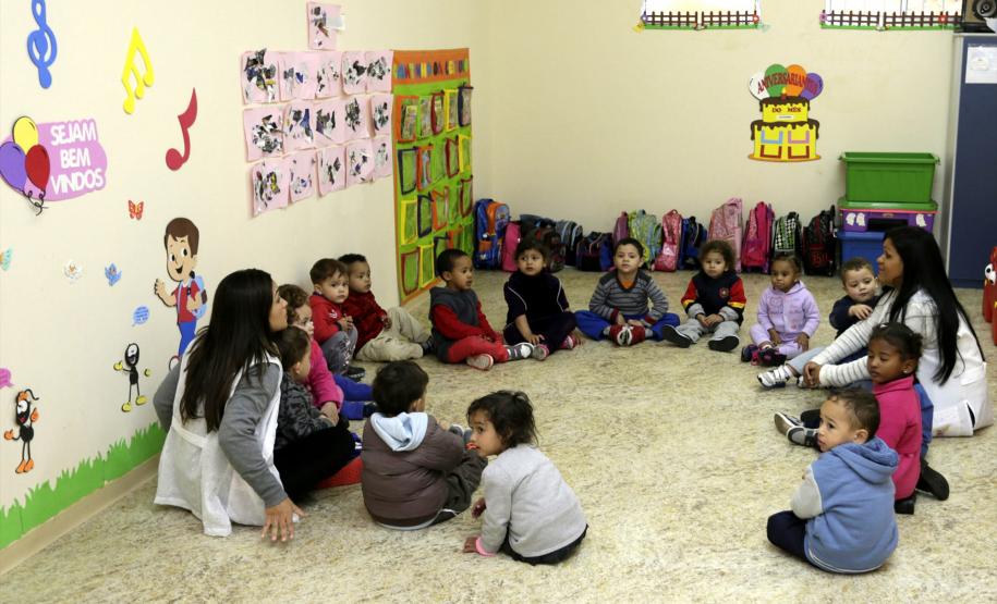 Defensoria recorre de decisões que travam ações de vaga em creche no PR “A obtenção de vagas em creche é um grande desafio para as famílias brasileiras que precisam do auxílio do Estado com os cuidados com os filhos pequenos para poderem se manter ou ingressar no mercado de trabalho", diz trecho do documento apresentado pela DPPR.