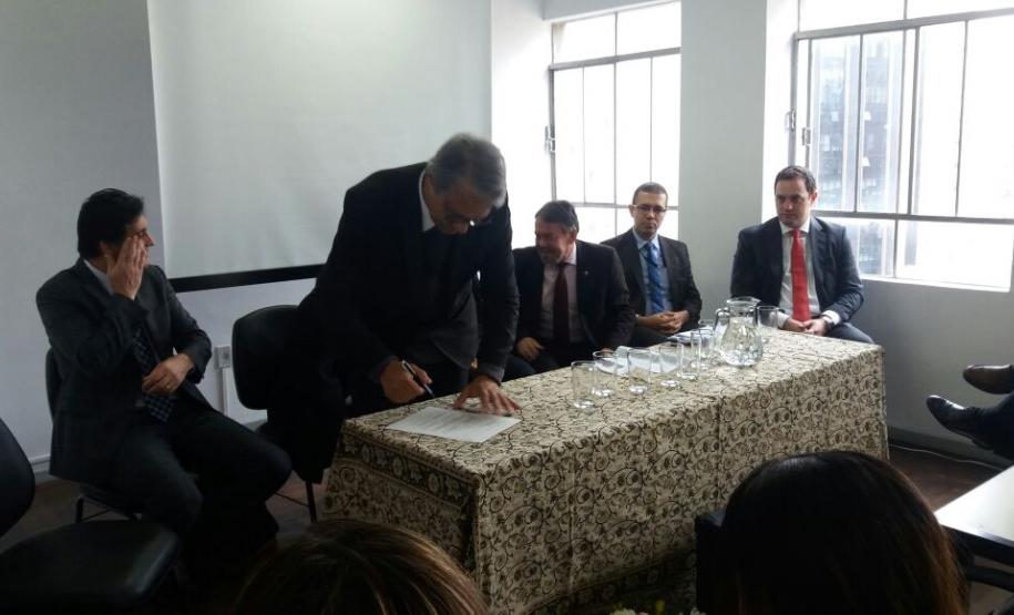 Defensoria assina protocolo com foco na garantia de direitos a refugiados.